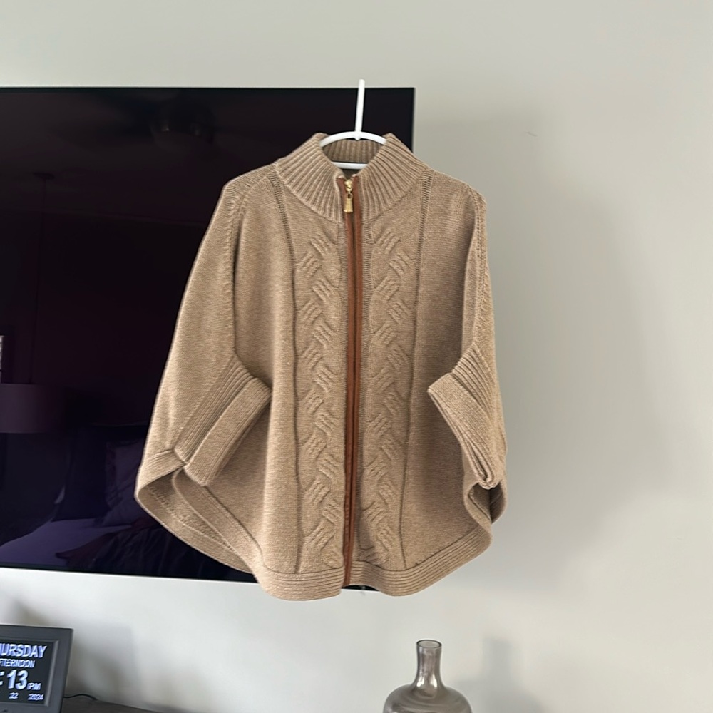 Brooks Brothers Cape with Leather Trim
